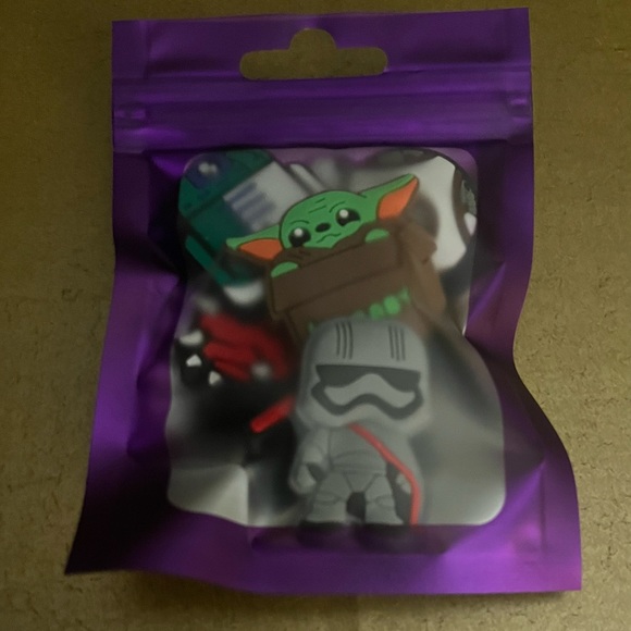 🐊3 sets $15 or $ 8 a pack Star Wars charms - Picture 2 of 2